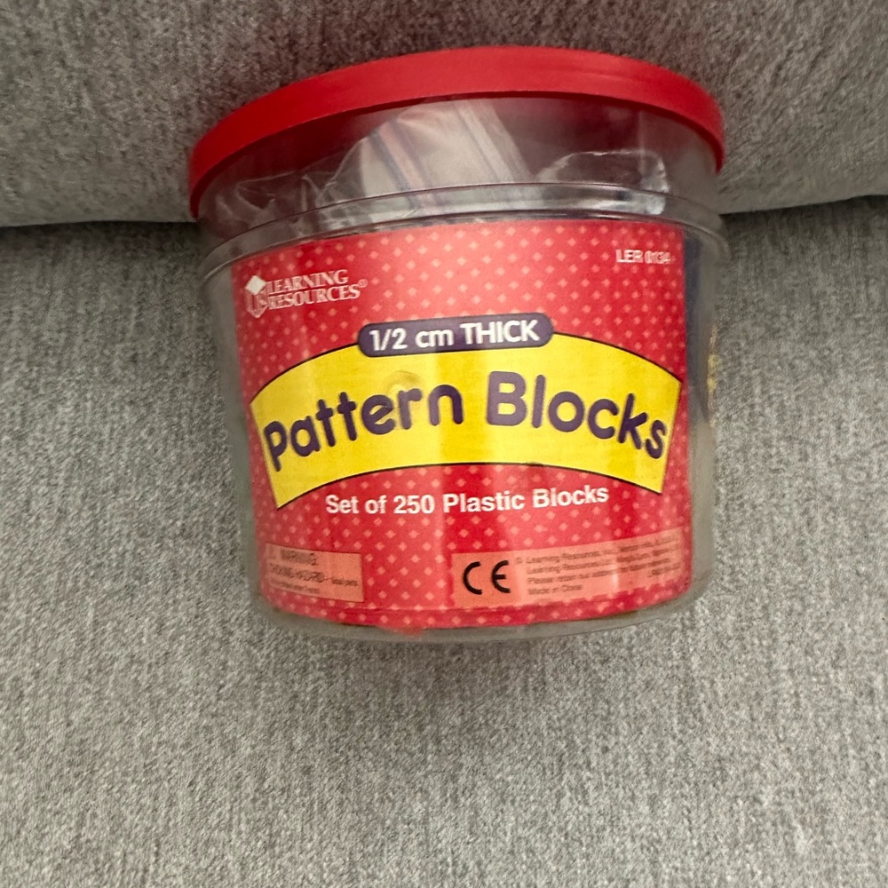 Plastic pattern blocks set - Picture 5 of 5